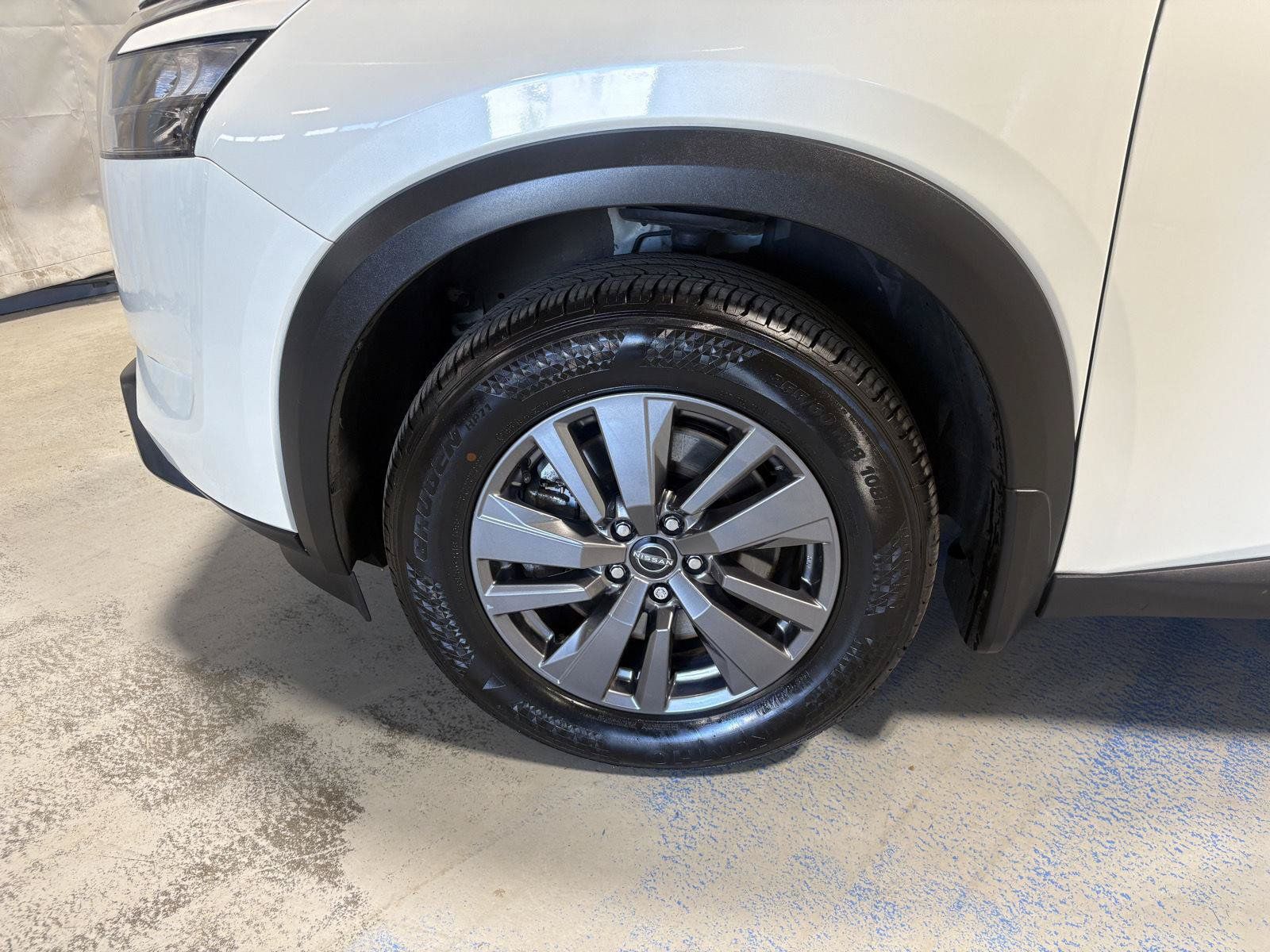 Used 2024 Nissan Pathfinder SV AWD/4WD image 33