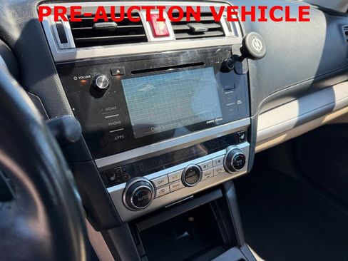 Used 2017 Subaru Legacy 2.5i Premium AWD/4WD image 18