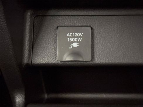 Certified 2025 Toyota Sienna XSE w/ XSE Plus Package FWD image 38