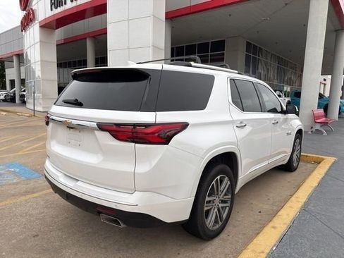 Used 2023 Chevrolet Traverse High Country FWD image 7