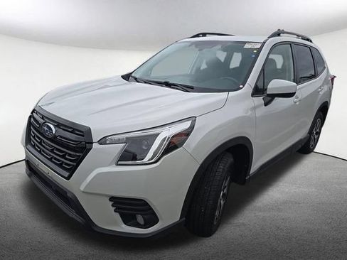 Used 2022 Subaru Forester Premium AWD/4WD image 2
