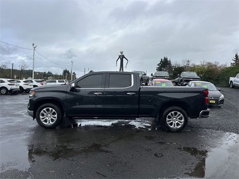 Used 2022 Chevrolet Silverado 1500 LTZ image 2