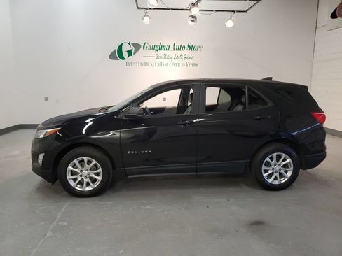Used 2020 Chevrolet Equinox LS w/ LS Convenience Package AWD/4WD image 3