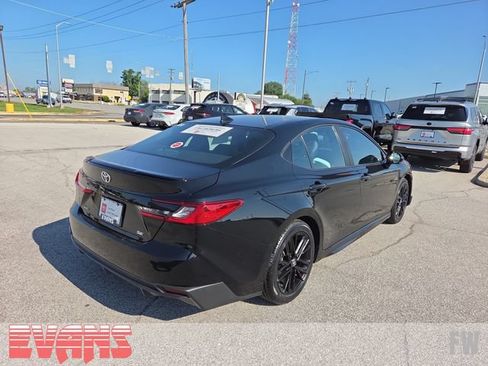 Used 2025 Toyota Camry SE FWD image 28