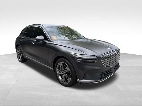 Used 2023 Genesis Electrified GV70 AWD/4WD image 3