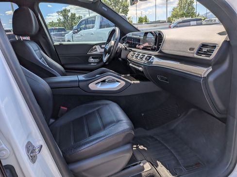 Used 2021 Mercedes-Benz GLS 450 4MATIC image 33