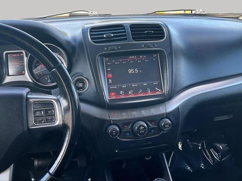 Used 2020 Dodge Journey Crossroad FWD image 6