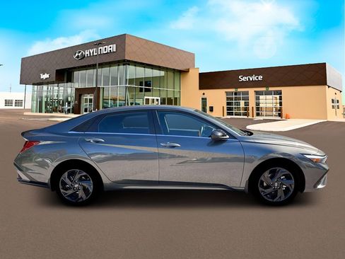 New 2026 Hyundai Elantra SEL Sport Premium FWD image 9
