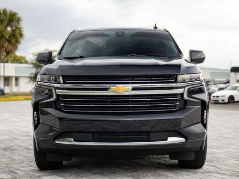 Used 2021 Chevrolet Suburban LT RWD image 5