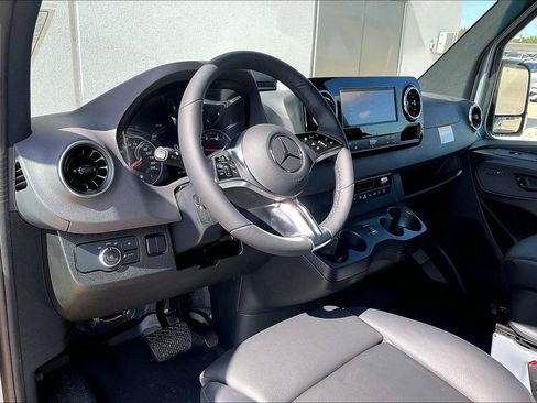New 2025 Mercedes-Benz Sprinter 2500 image 8