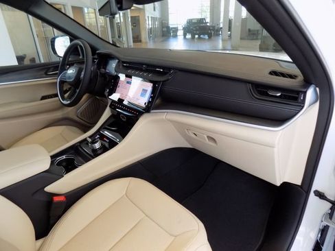New 2026 Jeep Grand Cherokee Limited AWD/4WD image 24