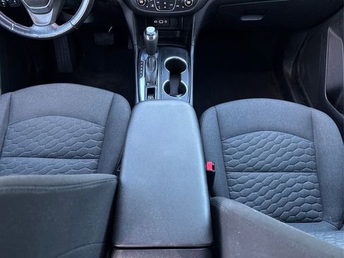 Used 2020 Chevrolet Equinox LT w/ Driver Convenience Package image 20