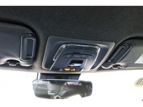 Used 2025 Toyota Corolla SE image 21