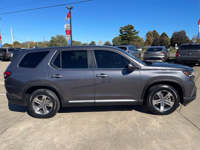 Used 2025 Honda Pilot EX-L image 8