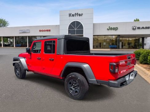 Used 2023 Jeep Gladiator Sport AWD/4WD image 4