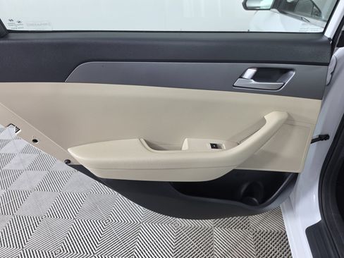 Used 2016 Hyundai Sonata SE FWD image 38