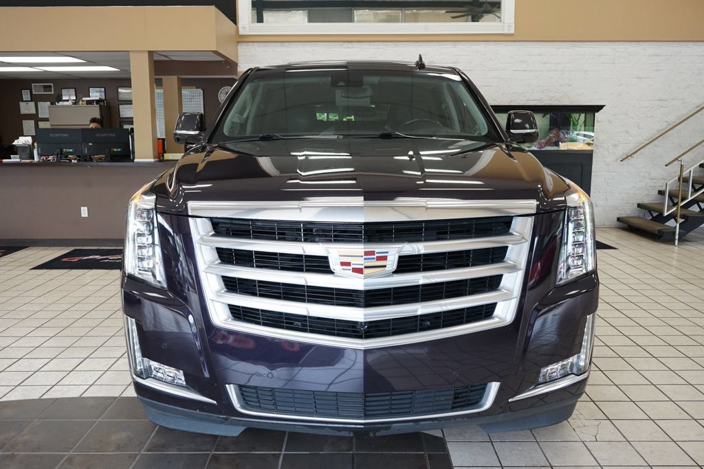 Used 2018 Cadillac Escalade Luxury AWD/4WD image 24