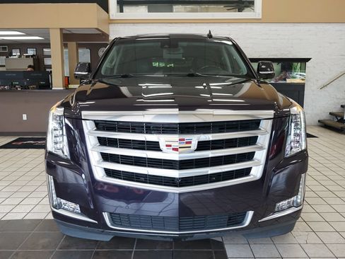 Used 2018 Cadillac Escalade Luxury AWD/4WD image 24