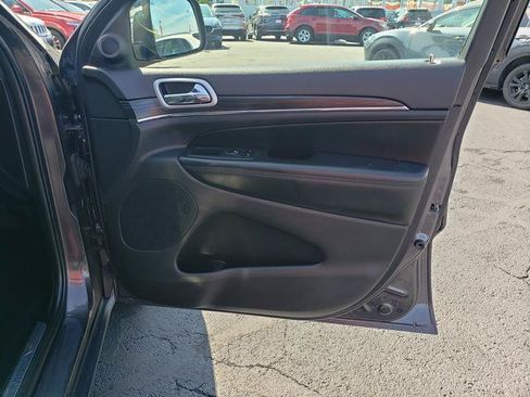 Used 2020 Jeep Grand Cherokee Limited AWD/4WD image 22