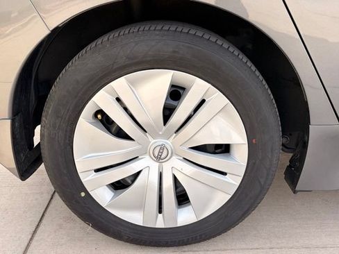Used 2025 Nissan Leaf S FWD image 4