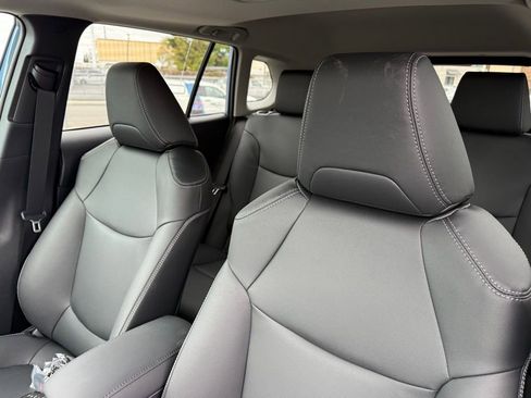 Used 2026 Toyota Corolla Cross XLE image 22