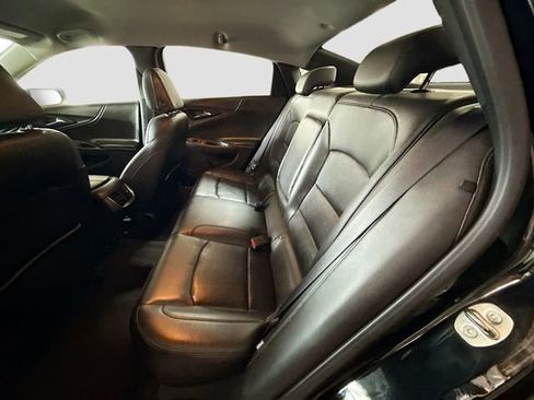 Used 2018 Chevrolet Malibu LT w/ Leather Package image 26