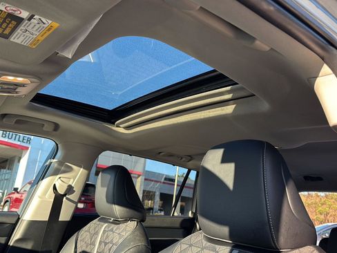 Certified 2024 Toyota Highlander XLE image 27