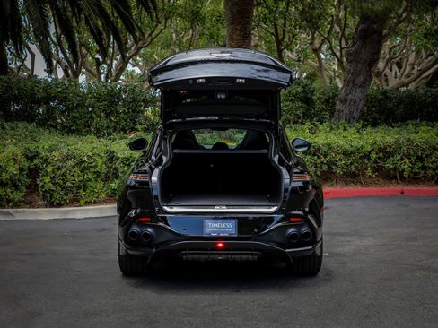 Used 2023 Aston Martin DBX 707 AWD/4WD image 7