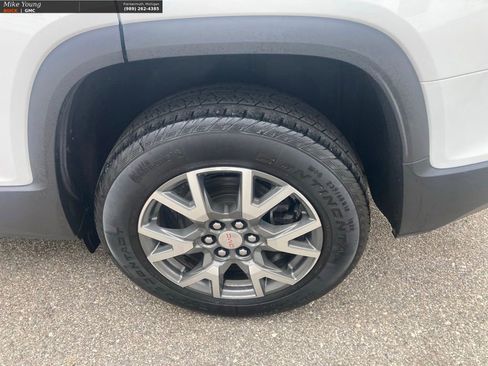 Used 2022 GMC Acadia SLE FWD image 6