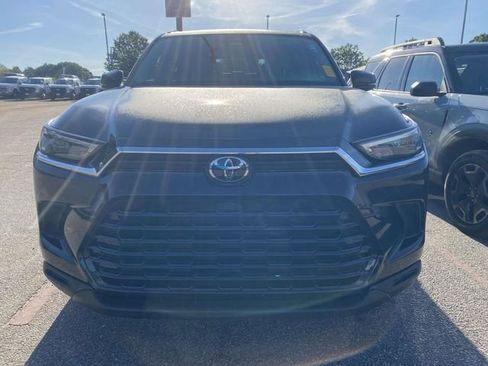 Used 2024 Toyota Grand Highlander FWD image 2