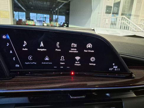 Certified 2024 Cadillac Escalade Premium Luxury AWD/4WD image 19