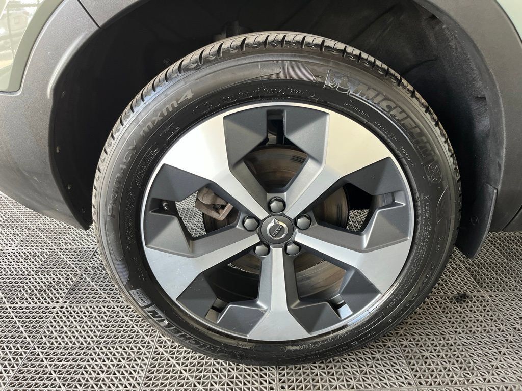 Used 2024 Volvo XC40 B5 Plus w/ Climate Package AWD/4WD image 27