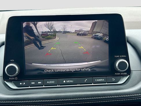 Used 2022 Nissan Rogue SV image 13