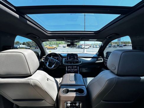 Used 2021 GMC Yukon SLT w/ SLT Luxury Plus Package image 46