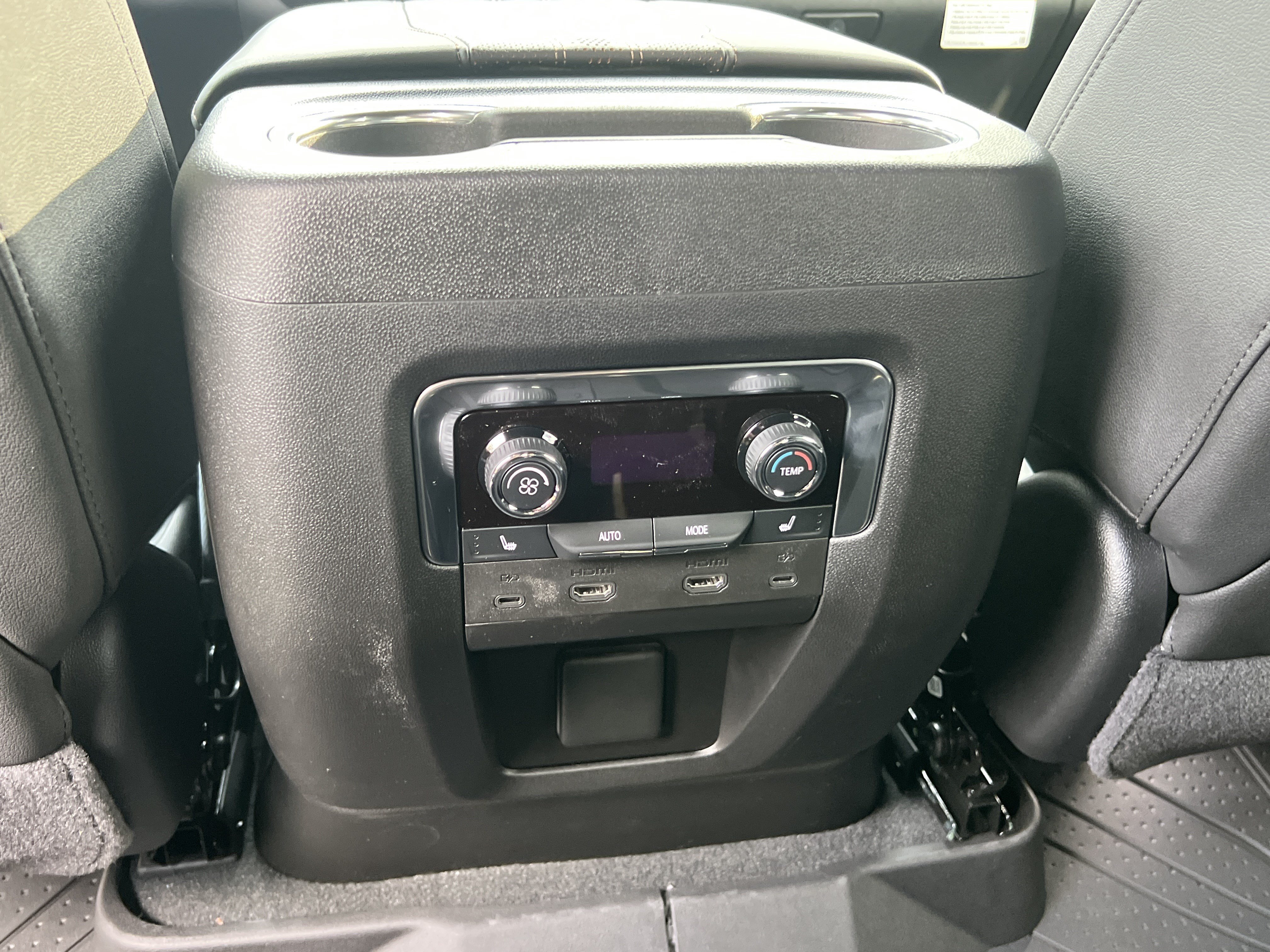 New 2027 Chevrolet Tahoe High Country AWD/4WD image 21