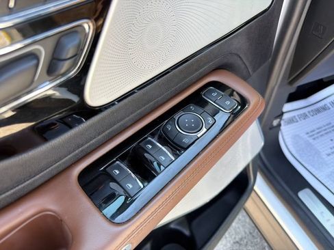 Used 2022 Lincoln Aviator Grand Touring w/ Equipment Group 301A AWD/4WD image 24
