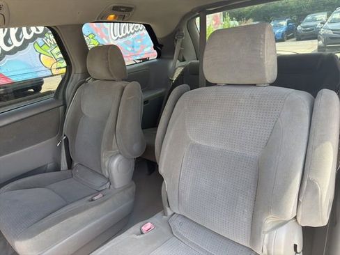 Used 2006 Toyota Sienna FWD image 18