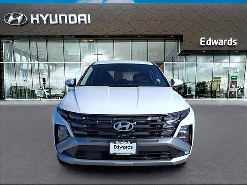 New 2025 Hyundai Tucson SE image 11