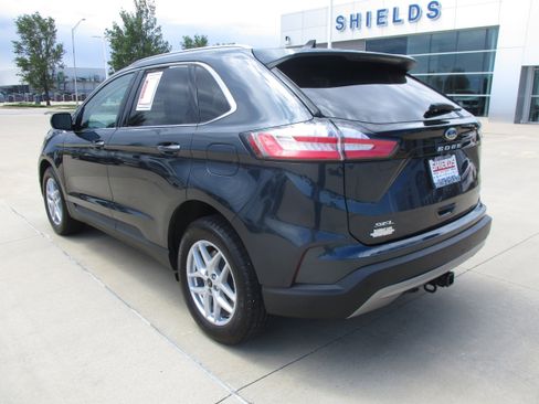 Used 2024 Ford Edge SEL w/ Convenience Package AWD/4WD image 4