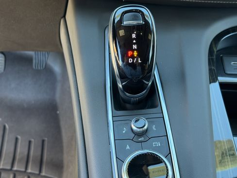 Certified 2022 Cadillac Escalade Premium Luxury w/ Performance Package image 26