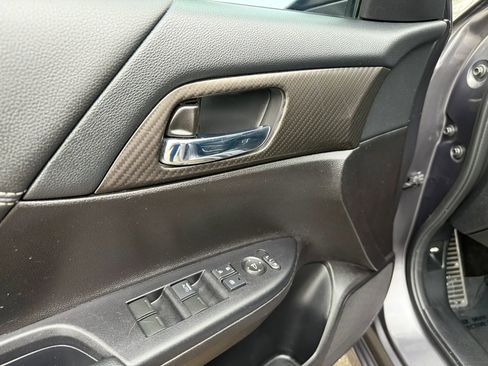 Used 2017 Honda Accord Sport image 28