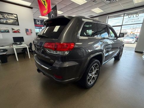 Used 2020 Jeep Grand Cherokee Overland AWD/4WD image 14