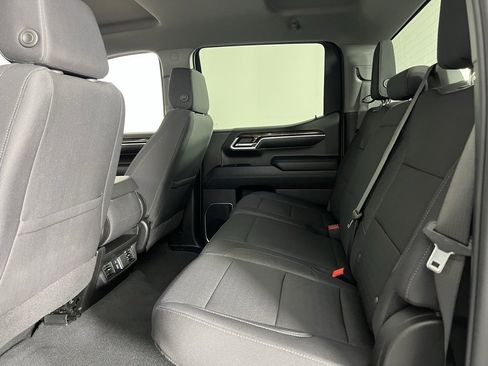 Used 2024 GMC Sierra 1500 SLE image 25