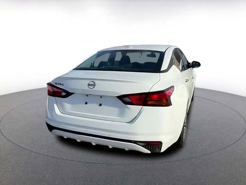 Used 2025 Nissan Altima 2.5 SV image 15