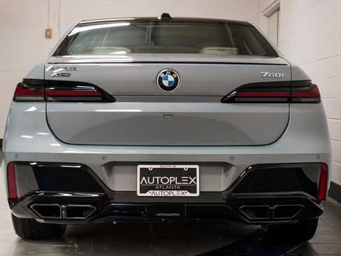 Used 2023 BMW 760i xDrive w/ Executive Package image 46