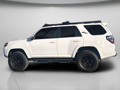 Used 2022 Toyota 4Runner TRD Off-Road Premium w/ Moonroof Package image 38