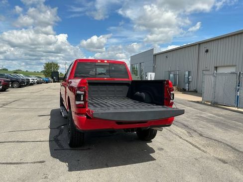 Used 2024 RAM 2500 Big Horn w/ Night Edition AWD/4WD image 12