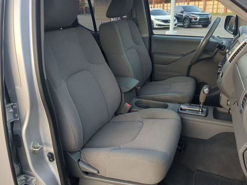 Used 2019 Nissan Frontier SV image 24