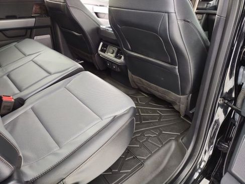 Used 2023 Ford F150 Lightning Lariat image 21