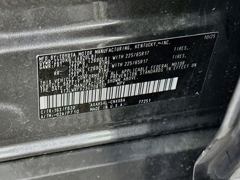 Used 2025 Toyota RAV4 LE AWD/4WD image 12